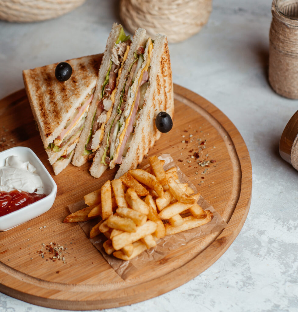 crisp bread stays with crunchy vegetables 